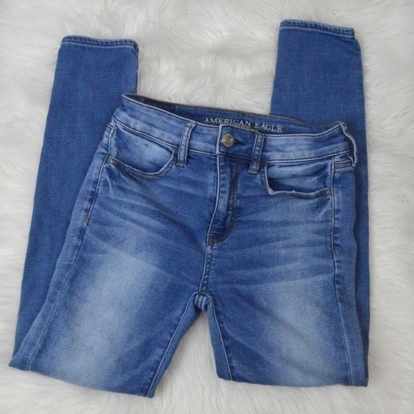 American Eagle Hi-Rise Jegging Crop, Stretch - Size 2, Light Wash - Picture 2 of 10
